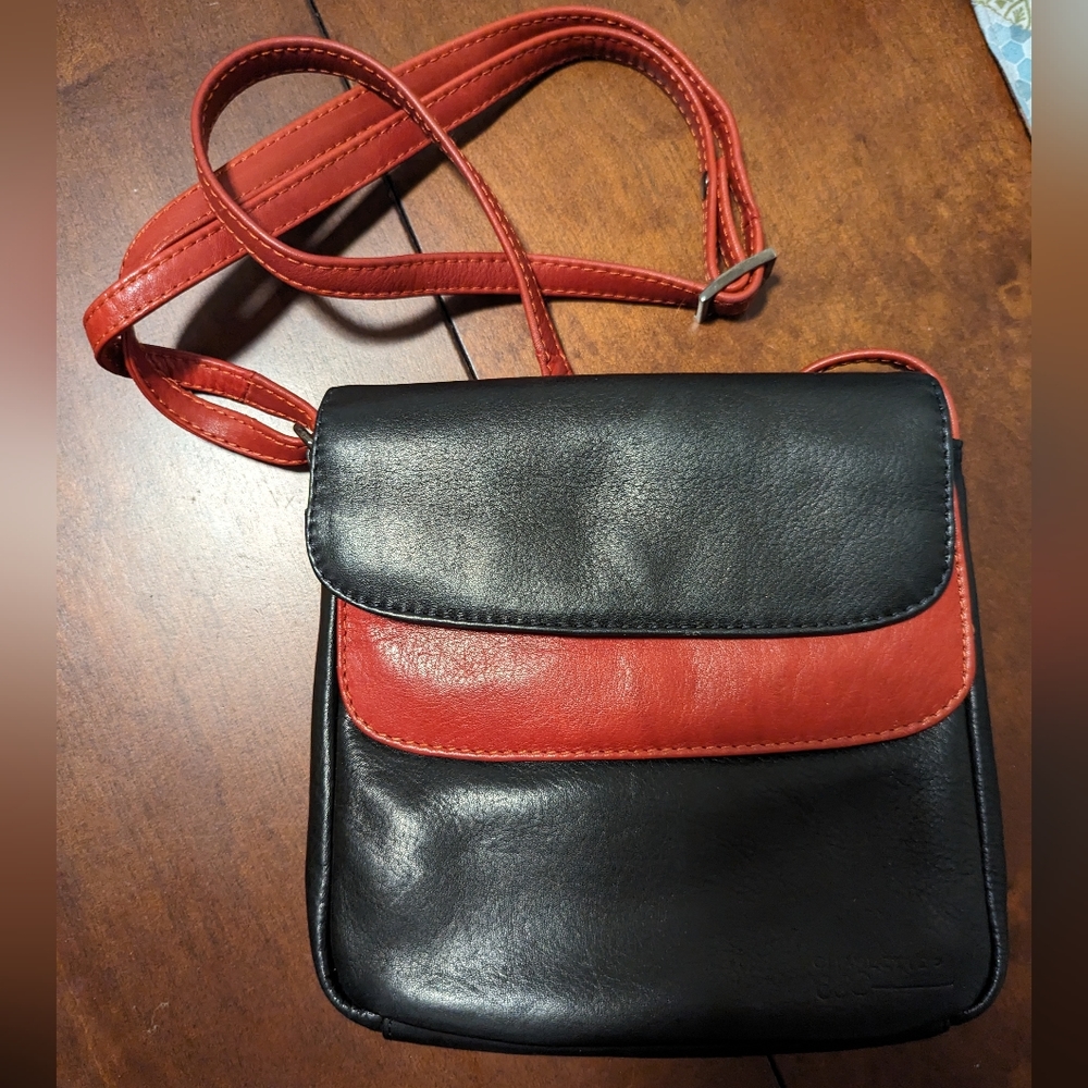 Vera Pelle leather crossbody purse